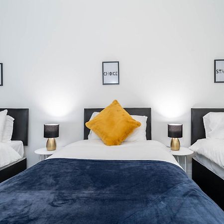 Three Bedroom Apartment- One Choice Stays Serviced Accommodation- Jewellery Quarter برمنغهام المظهر الخارجي الصورة