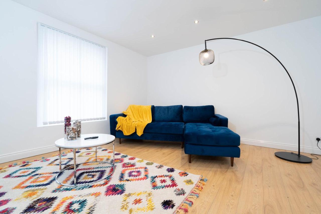 Three Bedroom Apartment- One Choice Stays Serviced Accommodation- Jewellery Quarter برمنغهام المظهر الخارجي الصورة