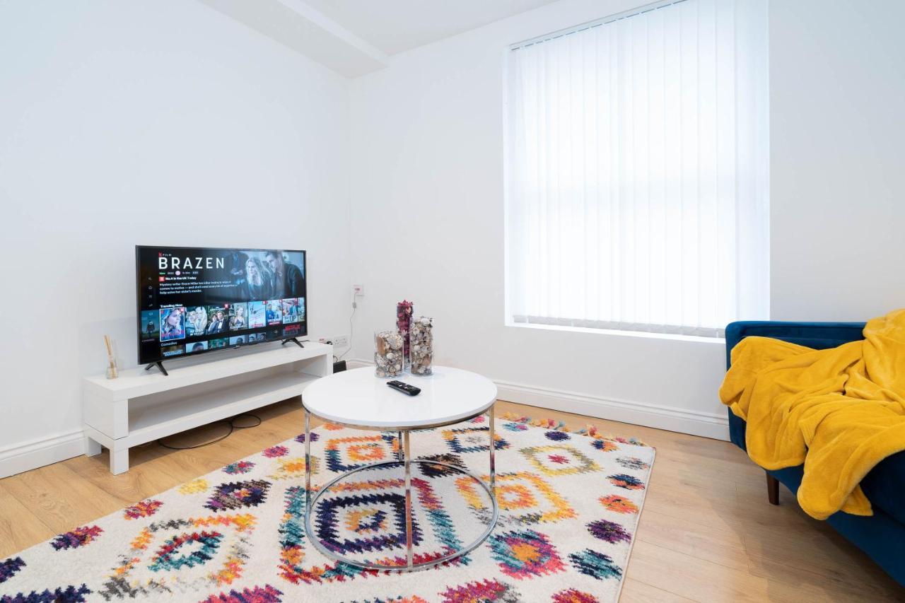 Three Bedroom Apartment- One Choice Stays Serviced Accommodation- Jewellery Quarter برمنغهام المظهر الخارجي الصورة